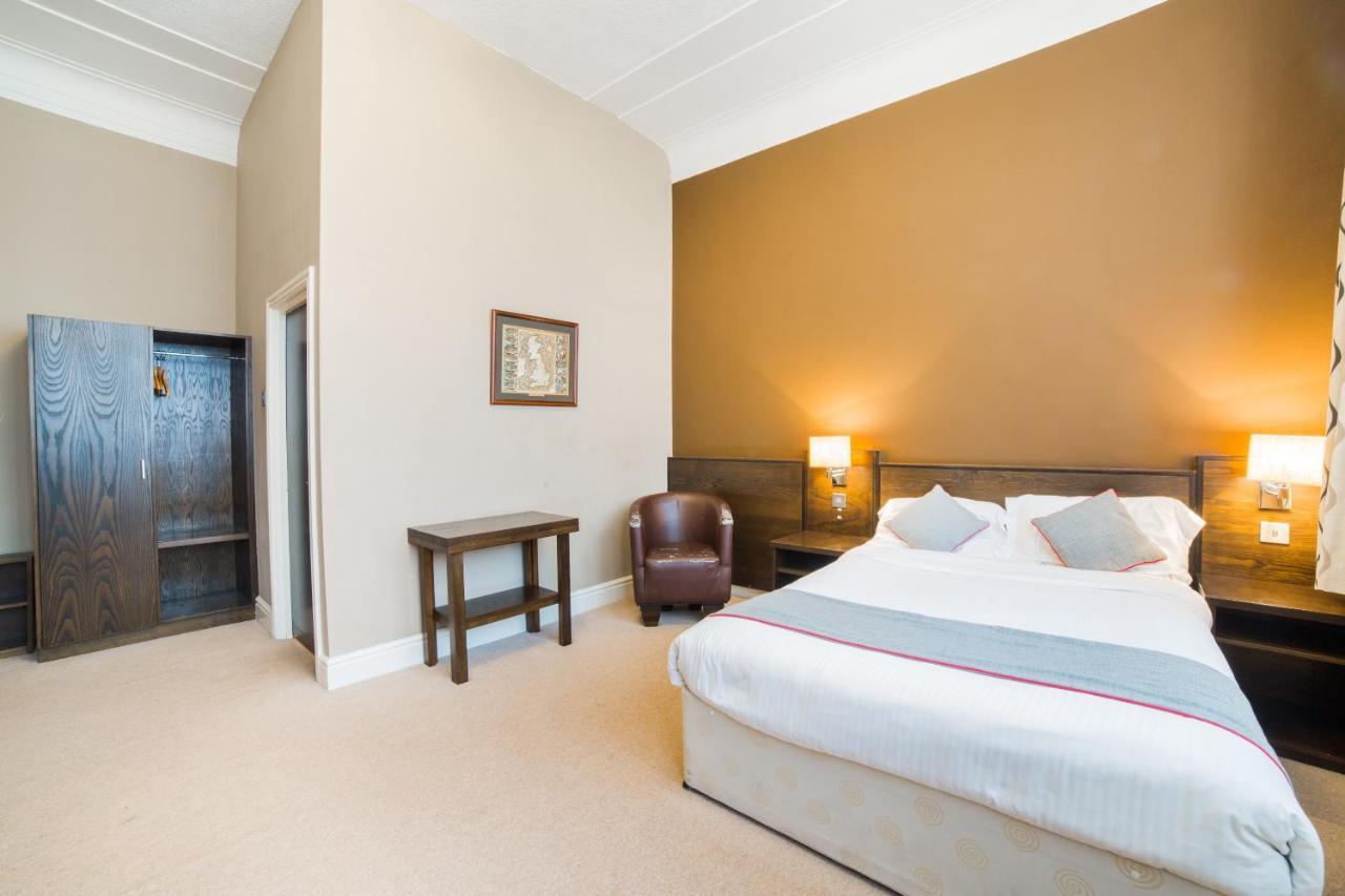 Oyo Hotel Majestic Barrow-in-Furness Esterno foto