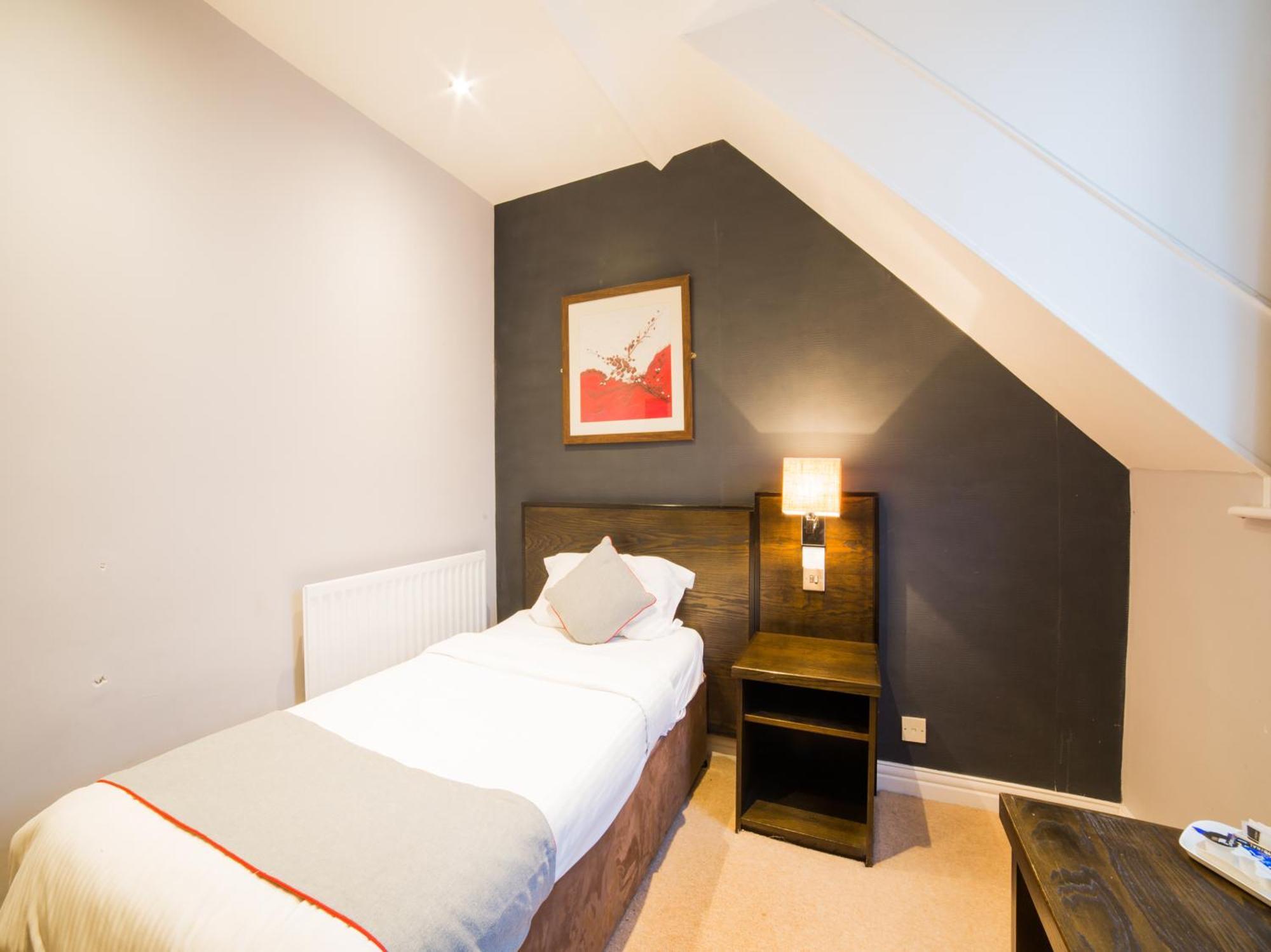 Oyo Hotel Majestic Barrow-in-Furness Esterno foto