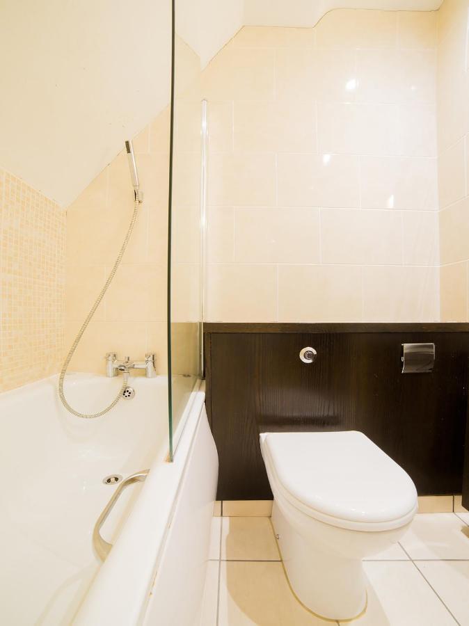 Oyo Hotel Majestic Barrow-in-Furness Esterno foto