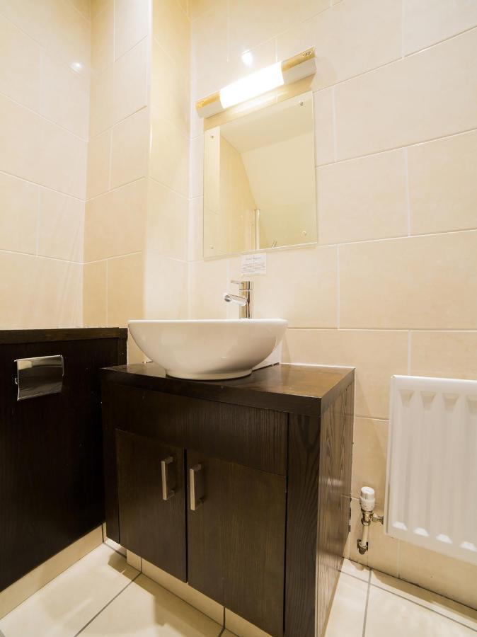 Oyo Hotel Majestic Barrow-in-Furness Esterno foto