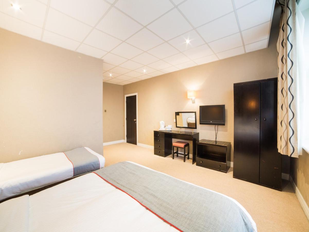 Oyo Hotel Majestic Barrow-in-Furness Esterno foto